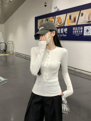 Actual shot of 2024 early autumn slim-fit single-row button pullover solid color versatile slim long-sleeved T-shirt inner top