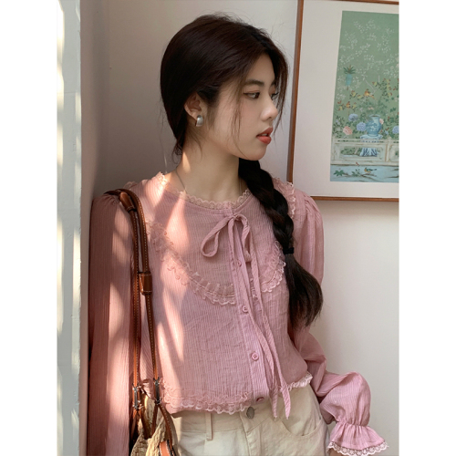 Real shot of Korean style chic early autumn age-reducing simple design lace splicing thin cardigan sun protection shirt for women