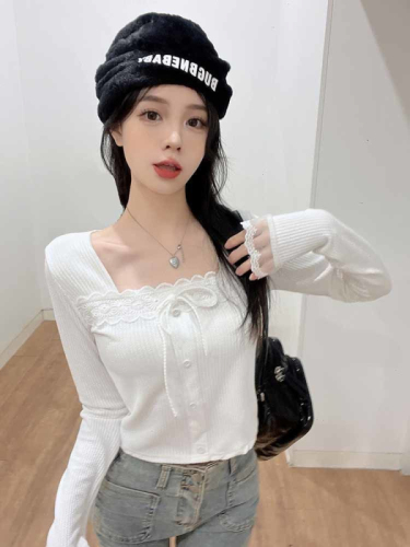 Lace splicing autumn and winter new long-sleeved T-shirt women's white slim fit top