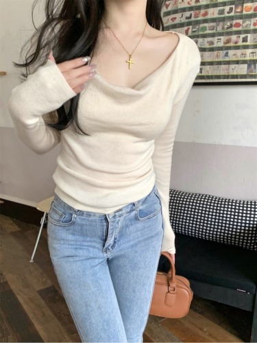 Actual shot of 2024 early autumn pure lust temperament one-line collar slimming 6 wool sweater long-sleeved bottoming top
