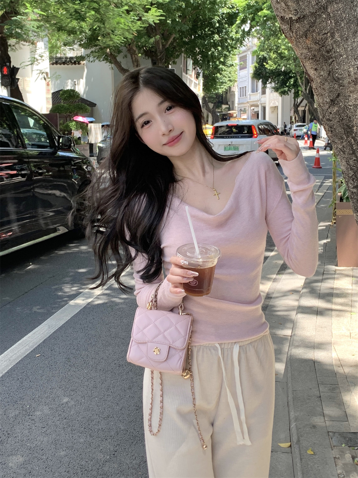 Actual shot of 2024 early autumn pure lust temperament one-line collar slimming 6 wool sweater long-sleeved bottoming top