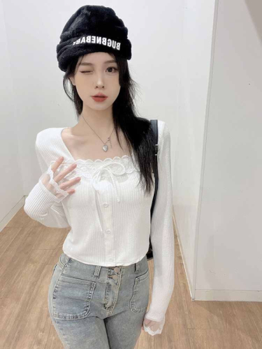 Lace splicing autumn and winter new long-sleeved T-shirt women's white slim fit top