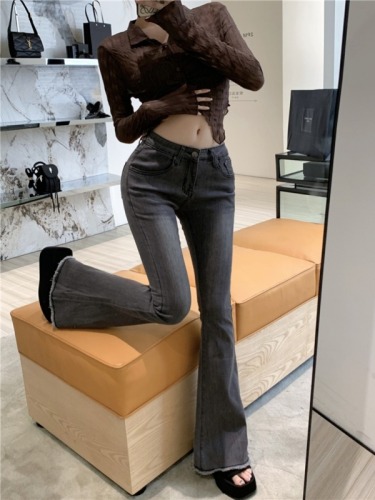 Real shot!  Hot girl's versatile retro low-waisted washed raw edge bootcut jeans and trousers are trendy