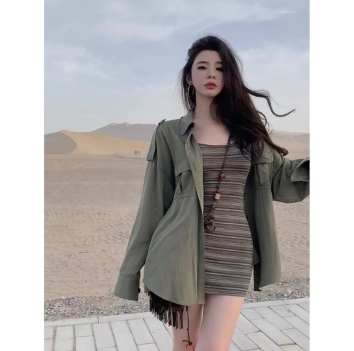 邱肉瑶复古摩登的夏日outfit~洒脱率性感套装-衬衫