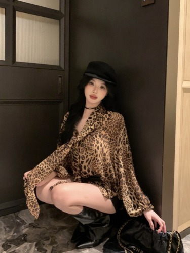 Real shot~Beauty's loose leopard print lace-up loose hot girl's drapey long-sleeved shirt top