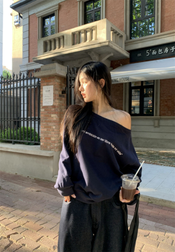 Actual shot ~ lazy collision hot girl slanted shoulder long-sleeved casual versatile sweatshirt long-sleeved top autumn