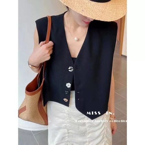 Design sense 2024 new summer style flower buttons, irregular and versatile vest, black vest, small waistcoat, trendy and good-looking