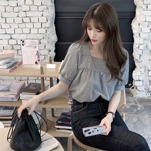 Square collar short-sleeved shirt for women summer new Japanese sweet age-reducing fresh and versatile small plaid clavicle scheming top