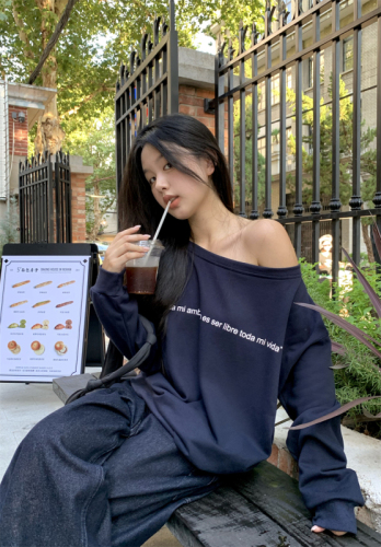 Actual shot ~ lazy collision hot girl slanted shoulder long-sleeved casual versatile sweatshirt long-sleeved top autumn