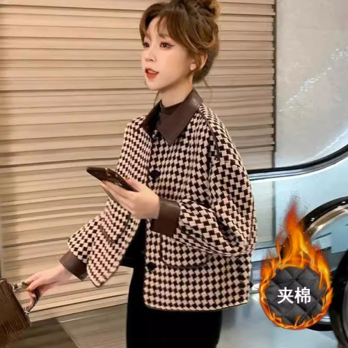 Small fragrant style jacket for women in spring and autumn, versatile 2024 new Korean style high-end sense petite houndstooth short top