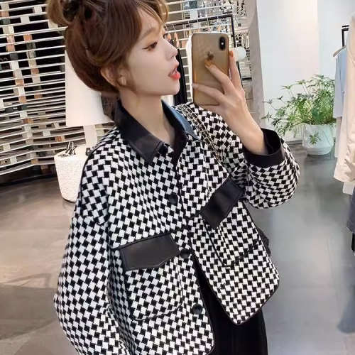 Small fragrant style jacket for women in spring and autumn, versatile 2024 new Korean style high-end sense petite houndstooth short top