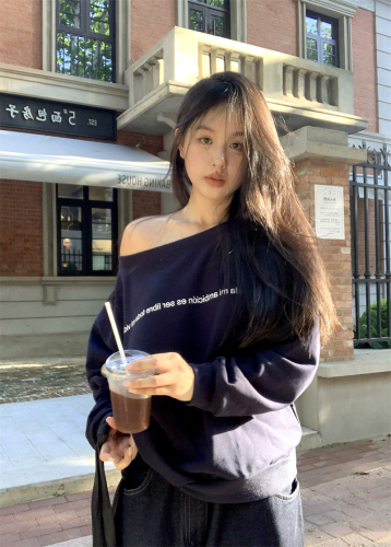 Actual shot ~ lazy collision hot girl slanted shoulder long-sleeved casual versatile sweatshirt long-sleeved top autumn