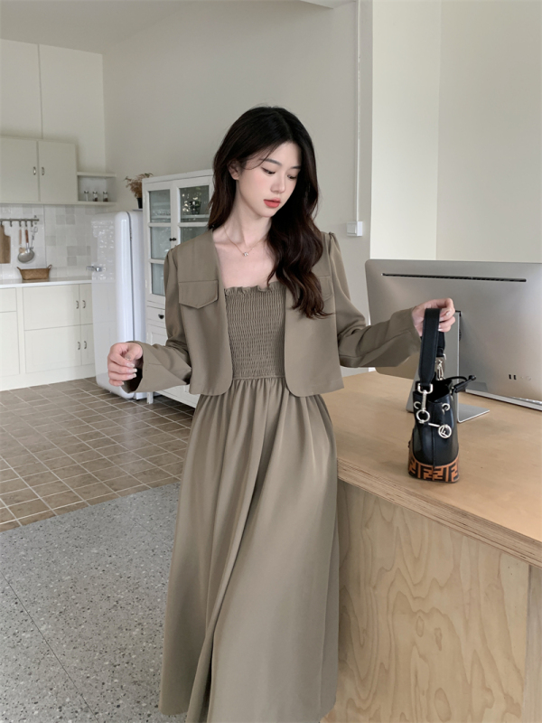Real shot ~ Plus size women's clothing 2023 Korean style fashionable long-sleeved small suit with suspender dress two-piece set