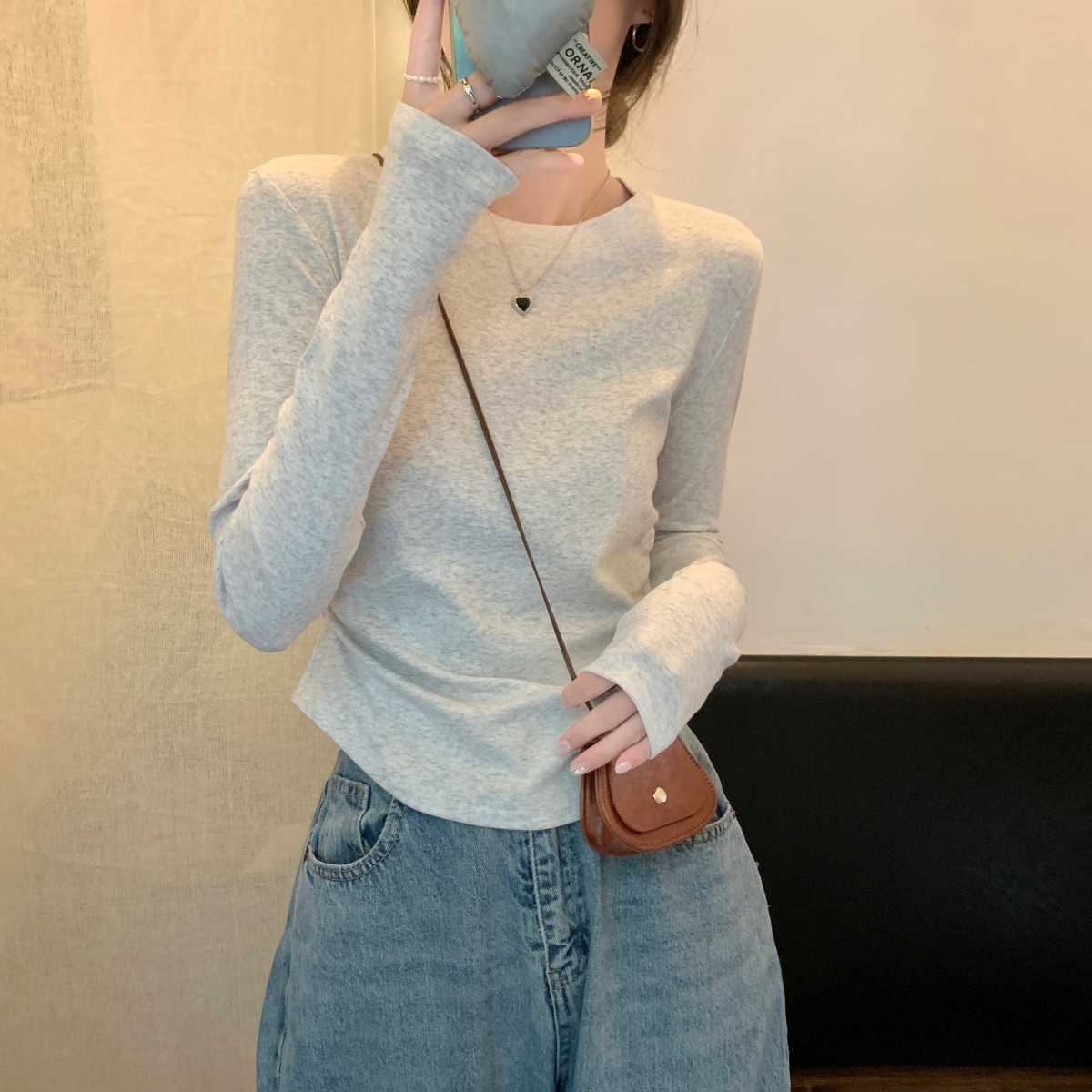 Actual shot of early autumn Korean style versatile round neck pleated design long-sleeved solid color cotton inner wear women's T-shirt top