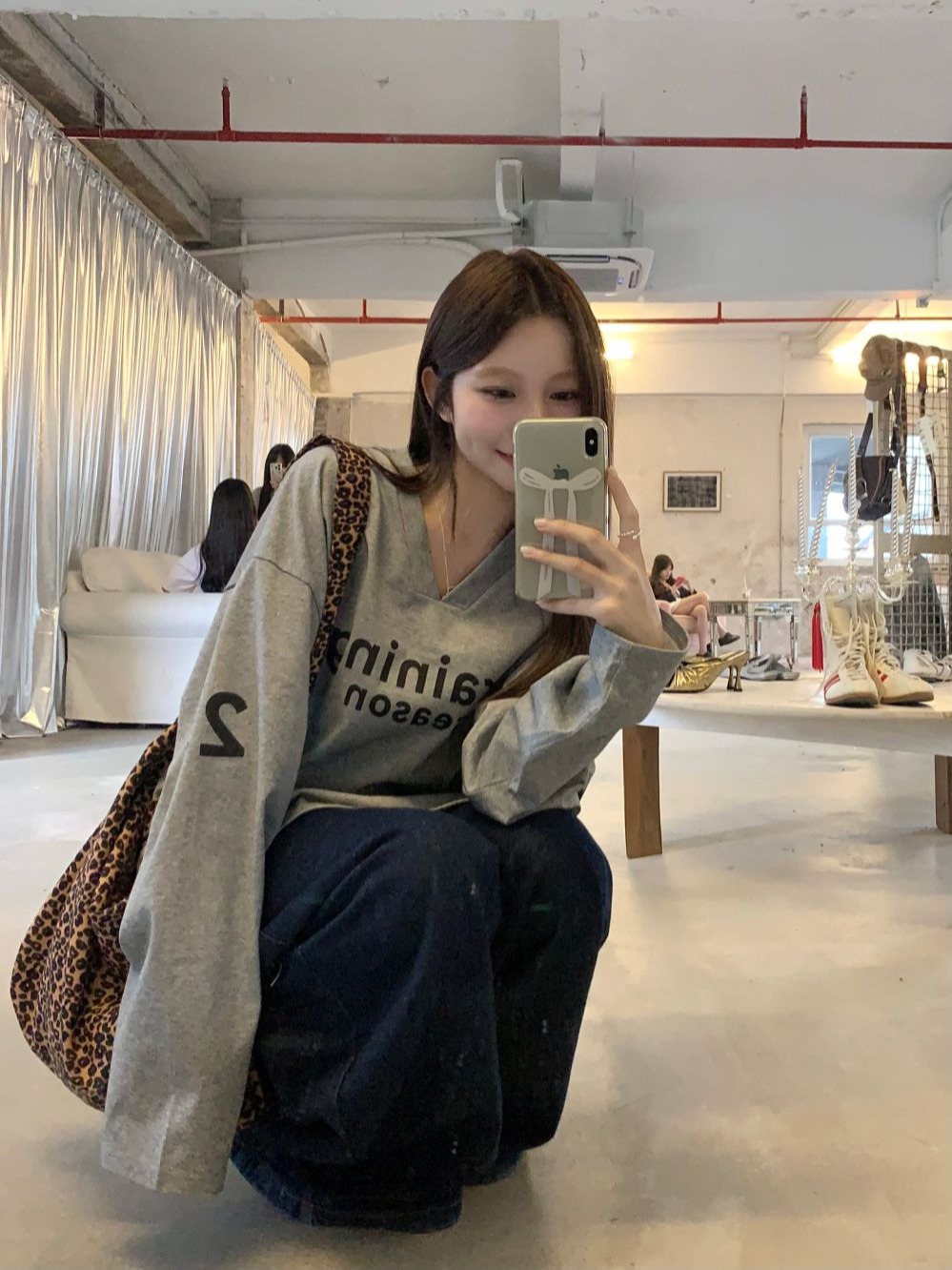 Real shot Lazy design long-sleeved V-neck T-shirt women's autumn American loose letter casual sweatshirt