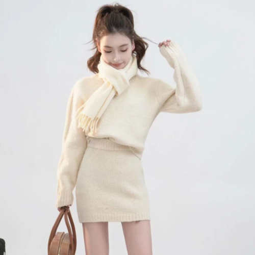 Xiaoxiang style sweater suit and skirt for women in early spring with a complete set of fashionable knitted sweaters and skirts for small people.