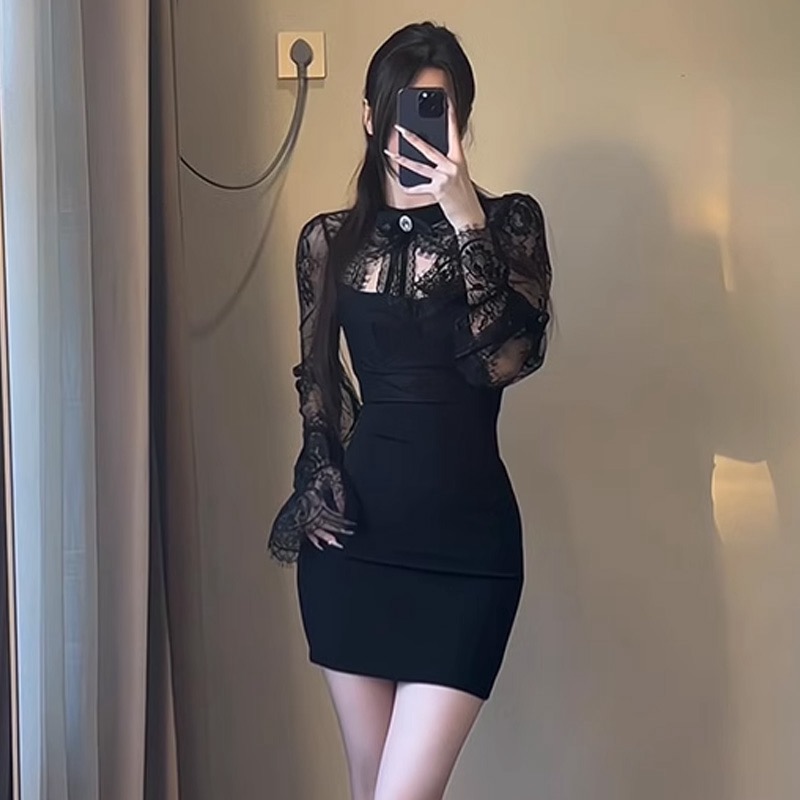 Temperament lace hollow bandeau hip-covering dress for women 2024 autumn French high-end slim slim long-sleeved short skirt