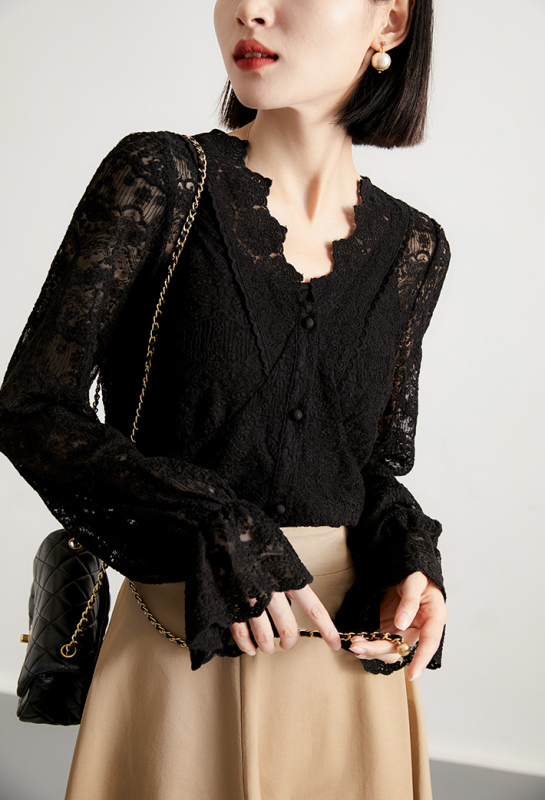 XYC682171AG Palace style embroidered lace shirt, fashionable commuter long-sleeved cardigan for women/comes with suspenders
