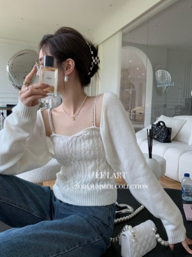 Autumn new women's niche design pearl suspender top sweater two-piece temperament sweater