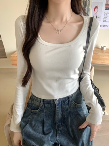 Actual shot of Korean style slim U-neck T-shirt for women in autumn solid color basic short style bottoming long sleeves with chic tight top