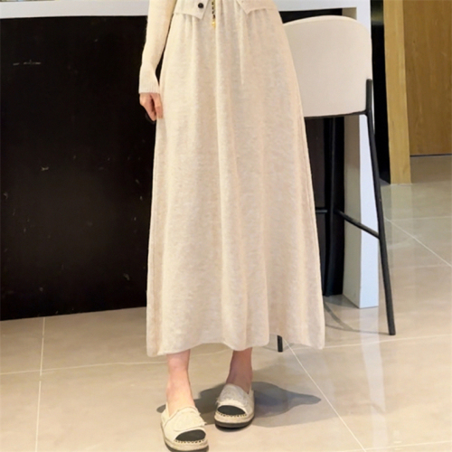 French long-sleeved knitted dress for women in autumn and winter new style slimming long skirt petite fragrant suit