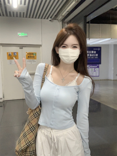 Actual shot of the new early autumn Korean version of pure desire lace splicing single-breasted fake two-piece slim long-sleeved T-shirt top
