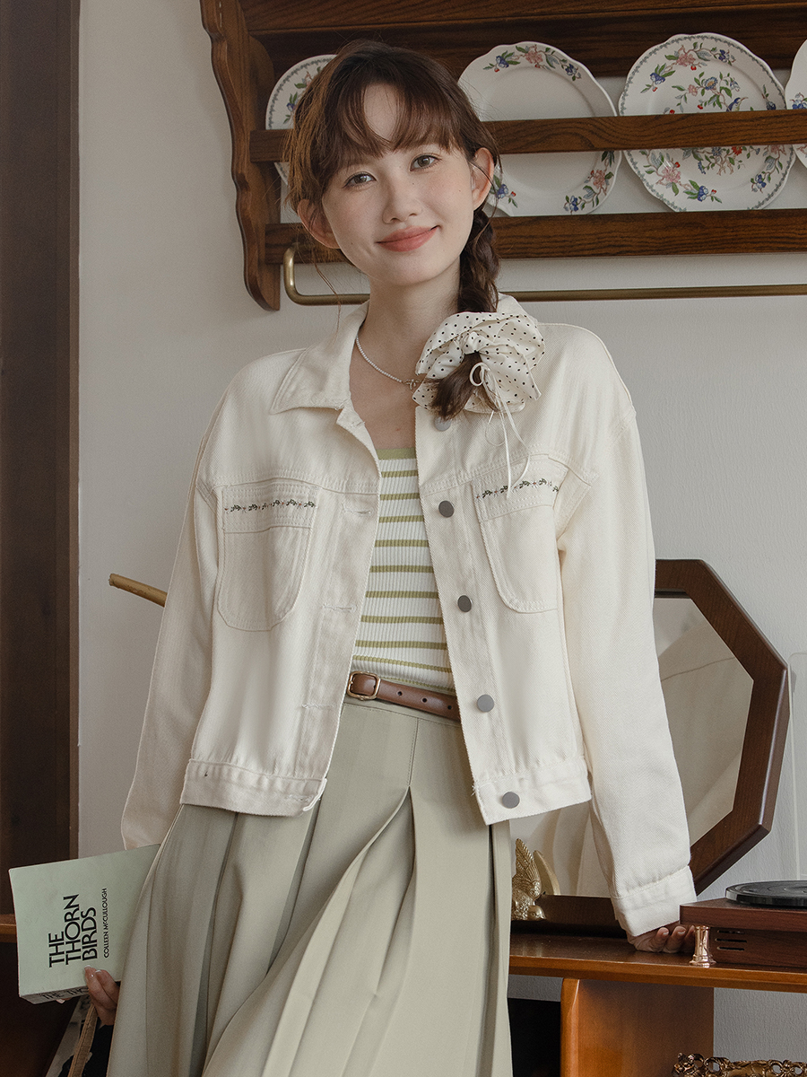 Photographed 2024 Autumn New Loose and Versatile White Embroidered Denim Short Jacket for Women Embroidered Denim Jacket Top