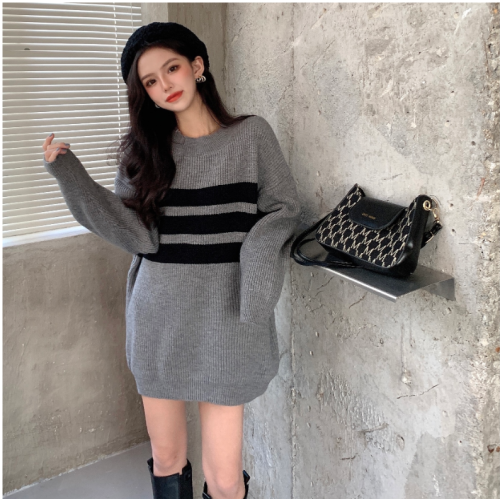 Striped contrasting color loose pullover sweater autumn and winter new women's Korean style fashion mid-length sweater top