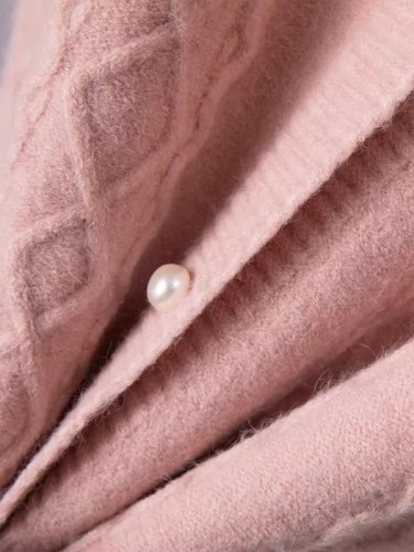 2024 new autumn and winter sweet style soft waxy vest fashionable pearl button short solid color skirt knitted vest trendy