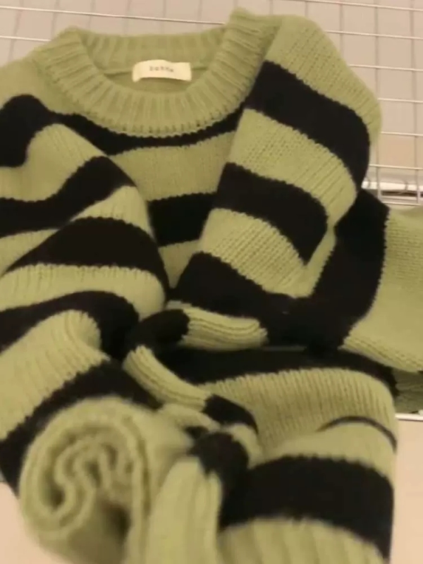 Super nice green striped sweater for women in autumn and winter, new hot model, gentle style, soft and waxy pullover top