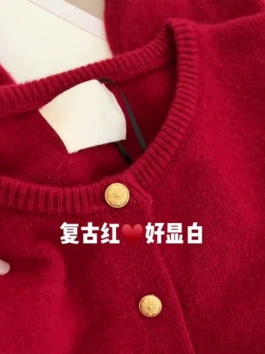 Recommended! Korean style ~ Raspberry gold-button wool knitted cardigan top, high-end soft waxy sweater jacket for women