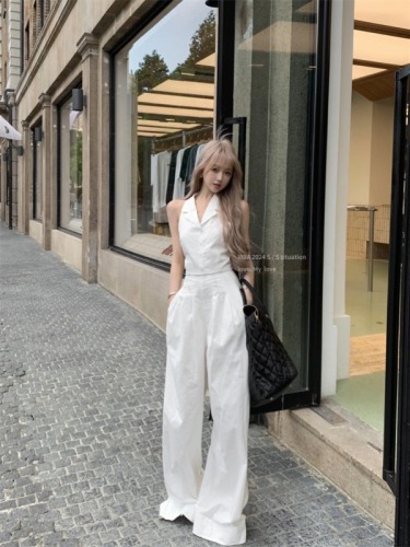 Retro elegant cotton and linen halterneck V-neck backless strappy vest + old money style cotton and linen high-waisted wide-leg pants