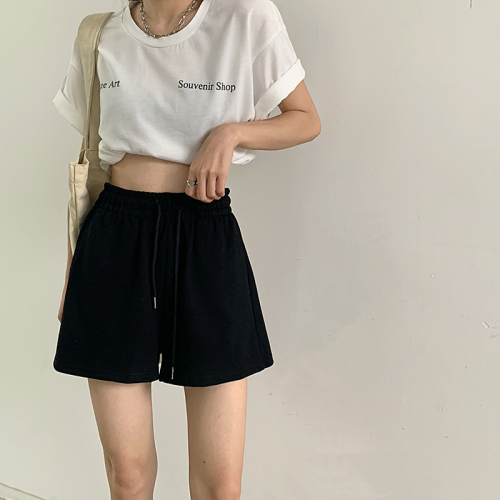 Three standard casual sports invincible hot pants solid color simple shorts