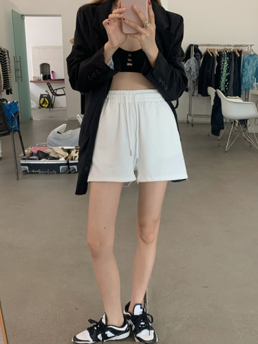 Three standard casual sports invincible hot pants solid color simple shorts