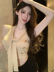 Xiaoxiang celebrity jacquard streamer slim fit sleeveless T-shirt short-sleeved top T Xiaoxiang style knitted vest