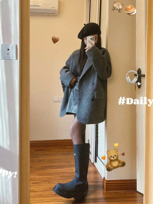 Short woolen coat for women in autumn and winter, high-end woolen coat, new style, thickened suit for small people, Hepburn style
