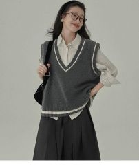 HAVERICE restaurant shirts are the best!  College Girl Retro Versatile V-Neck Vest and Vest