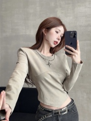 Sfumato design shoulder pads, metal star chain decoration, round neck T-shirt, women's design bottoming shirt