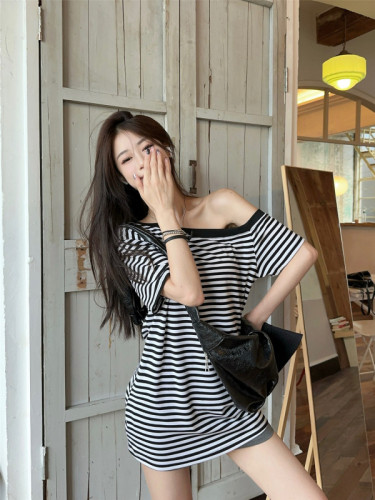 Actual shot ~ New retro striped off-shoulder short-sleeved T-shirt summer lazy style off-shoulder top for women