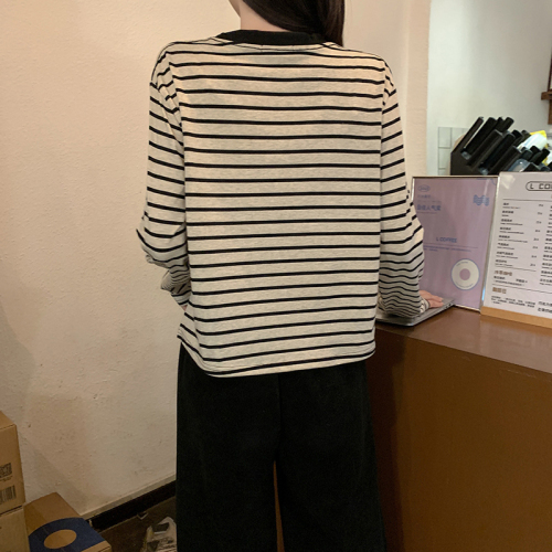 Actual shot of Korean style striped round neck long-sleeved T-shirt, loose large version, casual early autumn style, versatile pure cotton pullover top