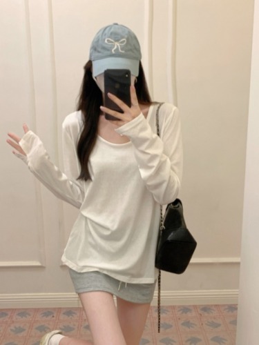 Actual shot of Korean version 2024 autumn long-sleeved T-shirt for women slightly see-through solid color loose top