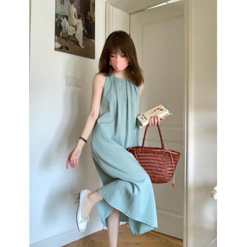 Japanese and Korean backless pleated sleeveless vest dress with retro design, niche loose and versatile white long skirt