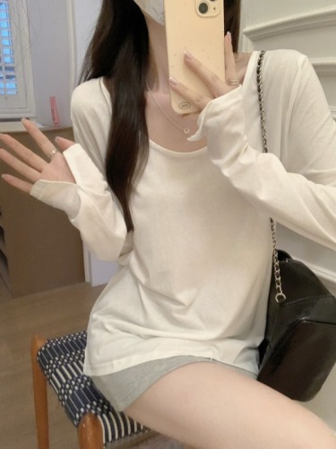 Actual shot of Korean version 2024 autumn long-sleeved T-shirt for women slightly see-through solid color loose top