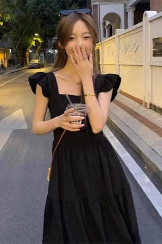 Black square neck dress for women in summer 2024 new style, slim and high-end, small Hepburn style, French temperament