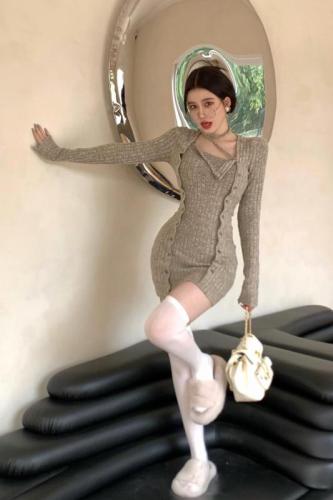 Actual shot ~ Autumn and winter new style halterneck irregular knitted dress for women, slimming, waist-hugging and hip skirt