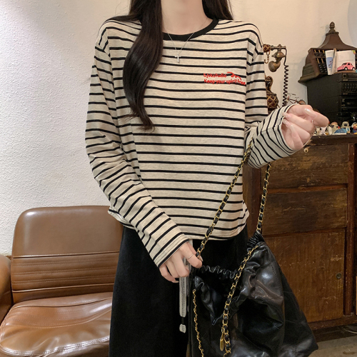 Actual shot of Korean style striped round neck long-sleeved T-shirt, loose large version, casual early autumn style, versatile pure cotton pullover top