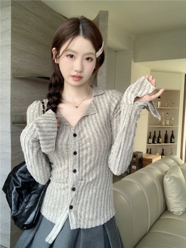 Real shot~Early autumn slim design Polo lapel top for women with long sleeves and bottoming knitted cardigan