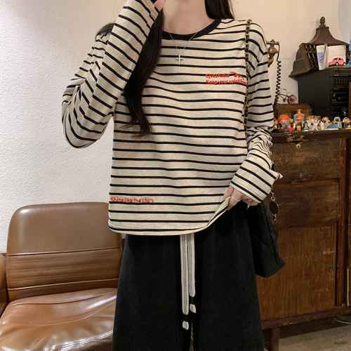 Actual shot of Korean style striped round neck long-sleeved T-shirt, loose large version, casual early autumn style, versatile pure cotton pullover top