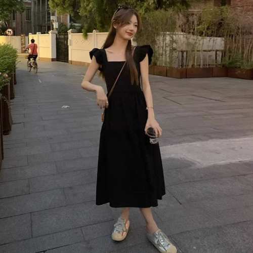 Black square neck dress for women in summer 2024 new style, slim and high-end, small Hepburn style, French temperament