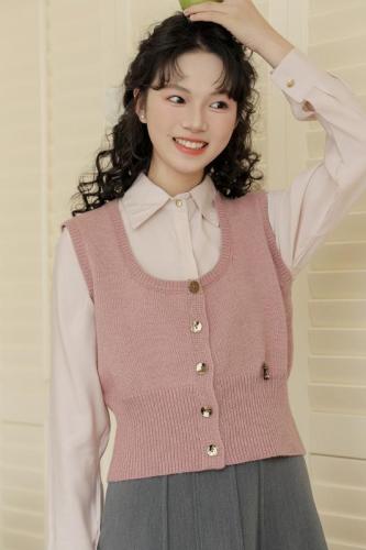 No less than 66 real shot gentle and sweet pink knitted sleeveless vest